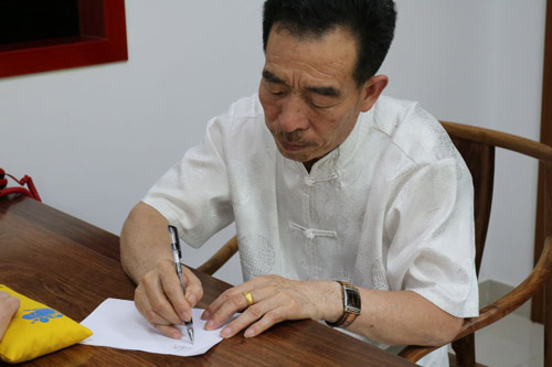 “華醫用中草藥治療疑難病報告會(huì )”在寧圓滿(mǎn)落幕